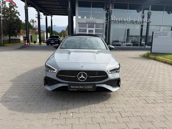 Mercedes-Benz CLA 200 FL AMG
