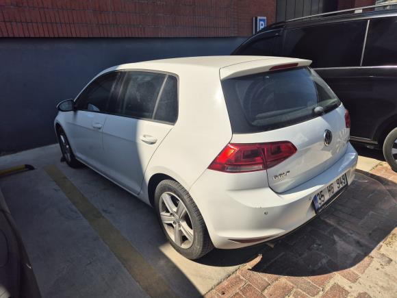 Volkswagen Golf 1.6 TDI COMFORT DSG