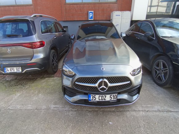 Mercedes-Benz C-Serisi Sedan 200 4MATIC AMG