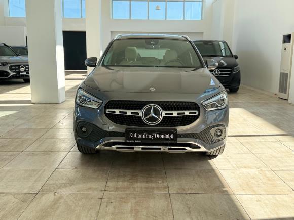 Mercedes-Benz GLA 200 Progressive